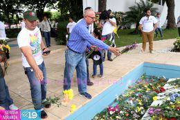 Una Flor para Tomás: Miles de nicaragüenses rinden homenaje al Comandante de la Revolución