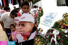 Una Flor para Tomás: Miles de nicaragüenses rinden homenaje al Comandante de la Revolución