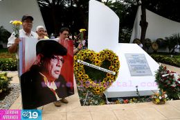 Una Flor para Tomás: Miles de nicaragüenses rinden homenaje al Comandante de la Revolución
