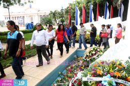 Una Flor para Tomás: Miles de nicaragüenses rinden homenaje al Comandante de la Revolución