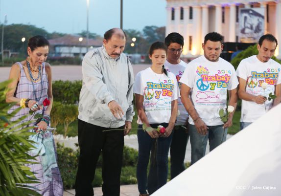 Daniel y Rosario rinden homenaje al Comandante de la Revolución, Tomás Borge Martínez