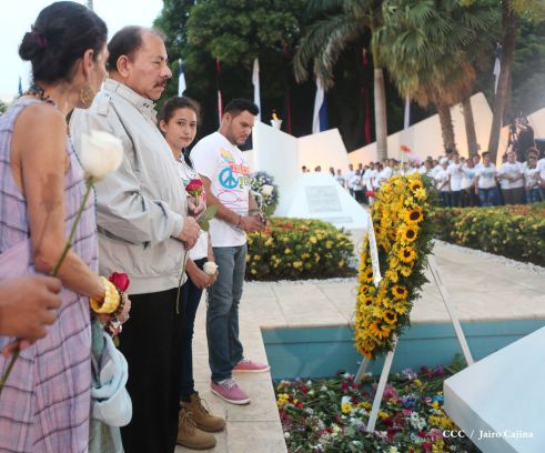 Daniel y Rosario rinden homenaje al Comandante de la Revolución, Tomás Borge Martínez