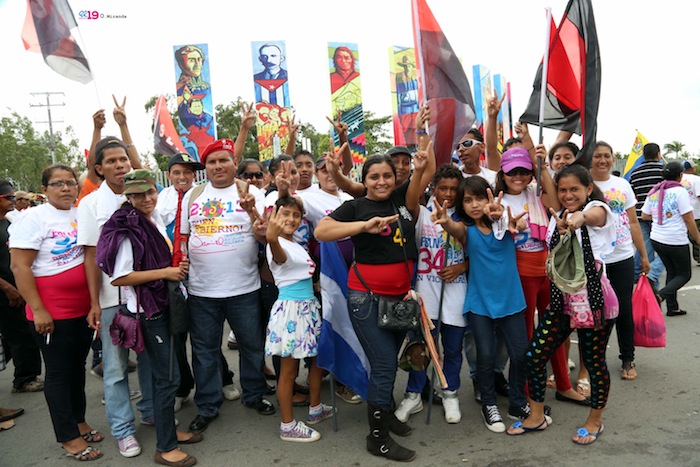 Juventud marcha hacia Plaza de la Fe Juan Pablo II al 34/19