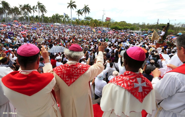 Viacrucis de Viernes Santo en Managua