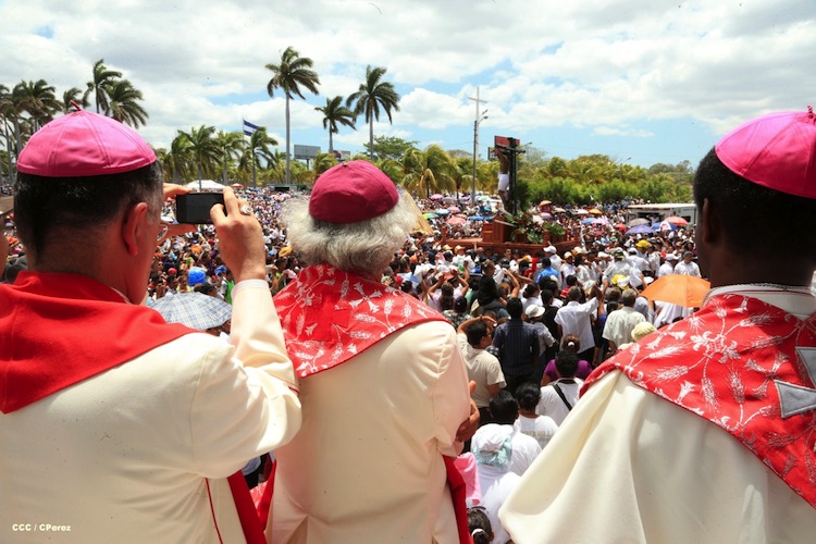 Viacrucis de Viernes Santo en Managua