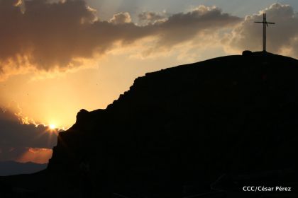 Continúan llegando turistas a observar el lago de lava del Volcán Masaya