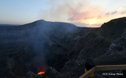 Continúan llegando turistas a observar el lago de lava del Volcán Masaya