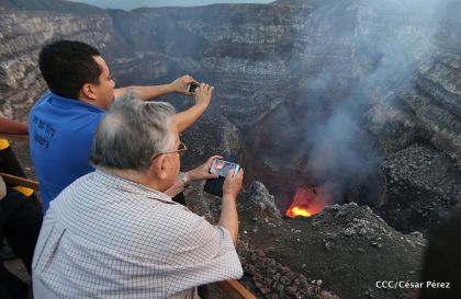 Continúan llegando turistas a observar el lago de lava del Volcán Masaya