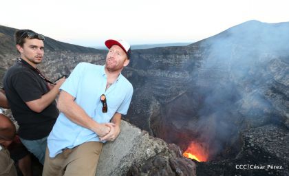 Continúan llegando turistas a observar el lago de lava del Volcán Masaya