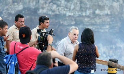 Continúan llegando turistas a observar el lago de lava del Volcán Masaya