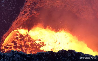 Continúan llegando turistas a observar el lago de lava del Volcán Masaya