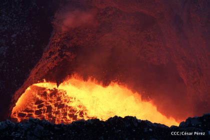 Continúan llegando turistas a observar el lago de lava del Volcán Masaya