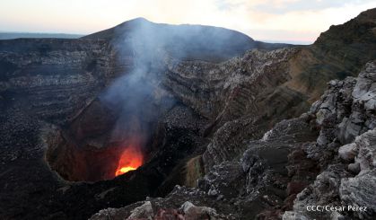 Continúan llegando turistas a observar el lago de lava del Volcán Masaya