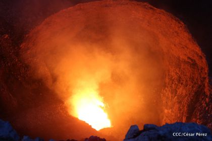 Continúan llegando turistas a observar el lago de lava del Volcán Masaya
