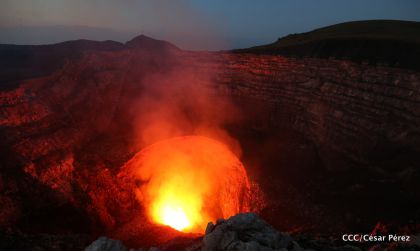 Continúan llegando turistas a observar el lago de lava del Volcán Masaya