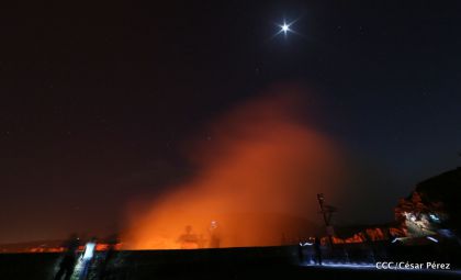 Continúan llegando turistas a observar el lago de lava del Volcán Masaya