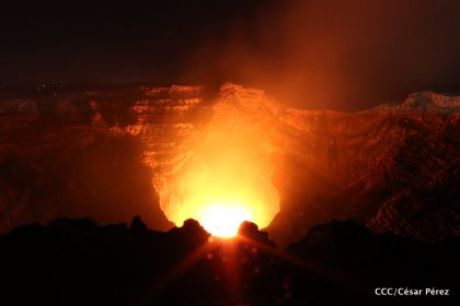 Continúan llegando turistas a observar el lago de lava del Volcán Masaya