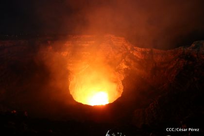 Continúan llegando turistas a observar el lago de lava del Volcán Masaya