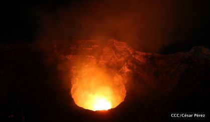 Continúan llegando turistas a observar el lago de lava del Volcán Masaya