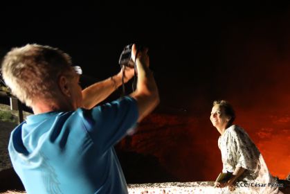 Continúan llegando turistas a observar el lago de lava del Volcán Masaya