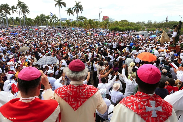 Viacrucis de Viernes Santo en Managua