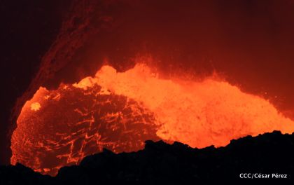 El impresionante lago de lava del Volcán Masaya