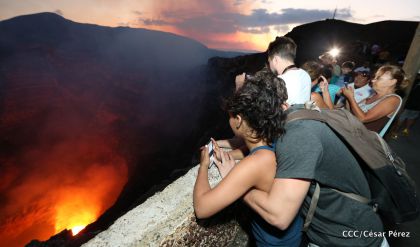 El impresionante lago de lava del Volcán Masaya