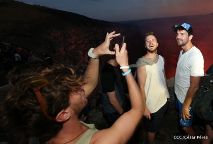 El impresionante lago de lava del Volcán Masaya