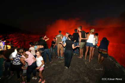 El impresionante lago de lava del Volcán Masaya