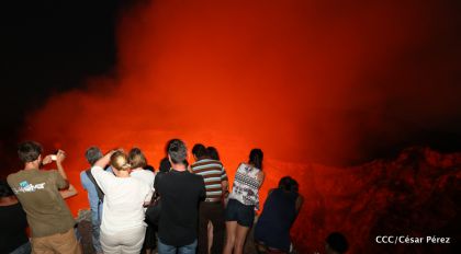 El impresionante lago de lava del Volcán Masaya