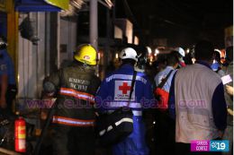 Fuerte incendio deja varias tiendas y tramos quemados en el Mercado Orienta