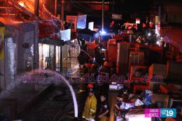 Fuerte incendio deja varias tiendas y tramos quemados en el Mercado Orienta