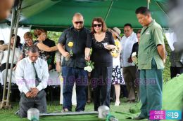 Familiares y amigos dan el último adiós al periodista Marcio Vargas