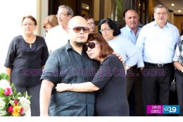 Familiares y amigos dan el último adiós al periodista Marcio Vargas