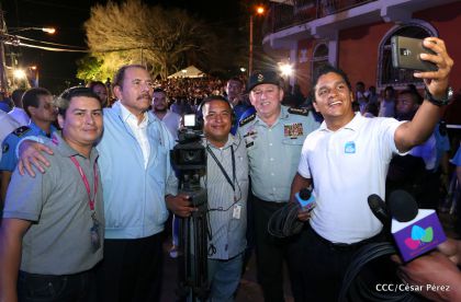 Daniel y Rosario celebran 121 Aniversario del Natalicio del General Sandino