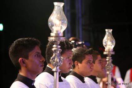 Juventud católica celebra efusivo homenaje al Cardenal Brenes