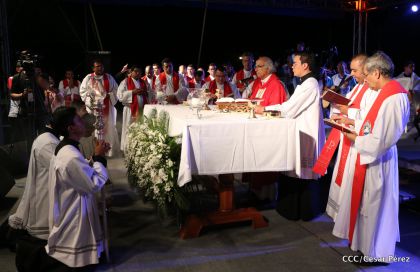 Juventud católica celebra efusivo homenaje al Cardenal Brenes