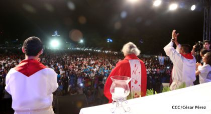 Juventud católica celebra efusivo homenaje al Cardenal Brenes