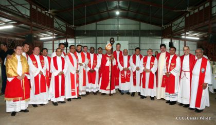 Juventud católica celebra efusivo homenaje al Cardenal Brenes