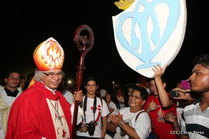 Juventud católica celebra efusivo homenaje al Cardenal Brenes