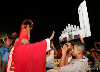 Juventud católica celebra efusivo homenaje al Cardenal Brenes