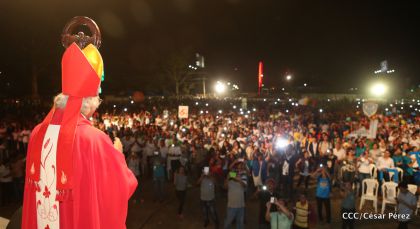 Juventud católica celebra efusivo homenaje al Cardenal Brenes