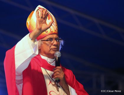Juventud católica celebra efusivo homenaje al Cardenal Brenes