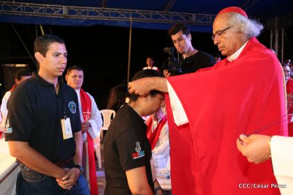 Juventud católica celebra efusivo homenaje al Cardenal Brenes
