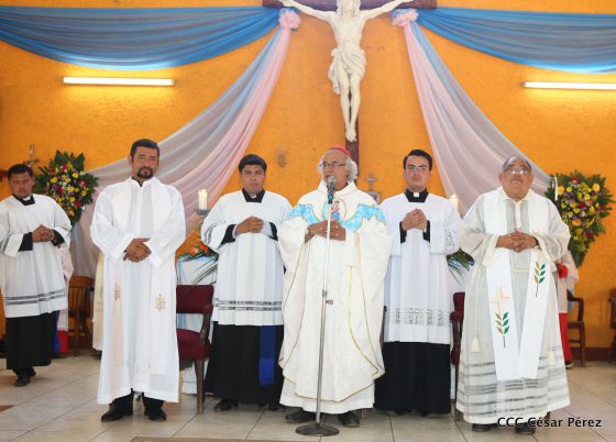 Celebran con júbilo y devoción a María Auxiliadora en Los Altos, Nindirí