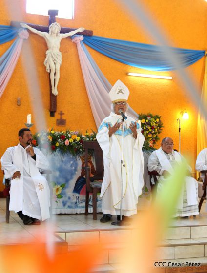 Celebran con júbilo y devoción a María Auxiliadora en Los Altos, Nindirí