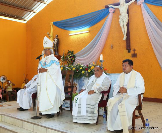 Celebran con júbilo y devoción a María Auxiliadora en Los Altos, Nindirí