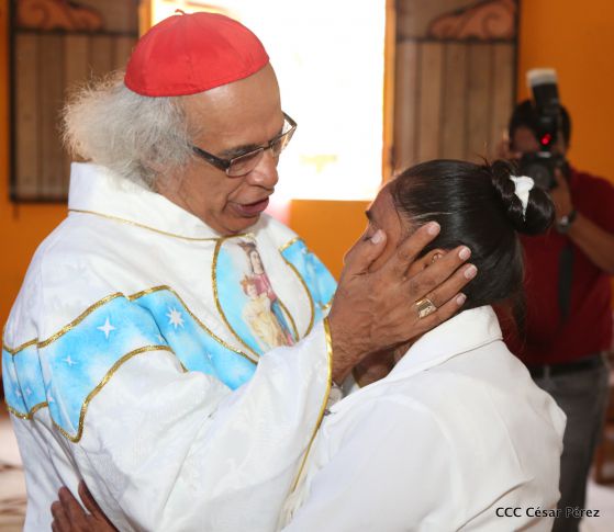 Celebran con júbilo y devoción a María Auxiliadora en Los Altos, Nindirí