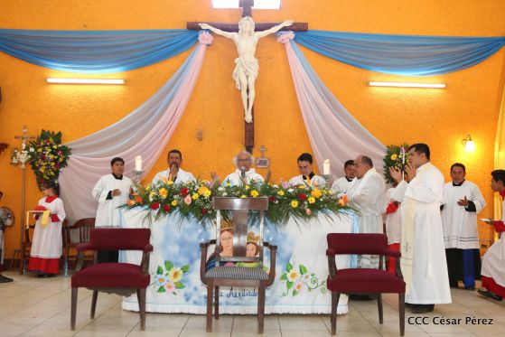 Celebran con júbilo y devoción a María Auxiliadora en Los Altos, Nindirí