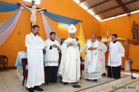 Celebran con júbilo y devoción a María Auxiliadora en Los Altos, Nindirí